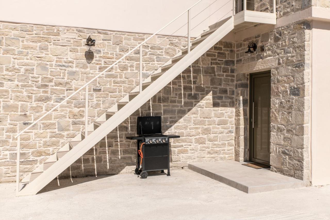 Aeonios Luxury Villa Pitsidia Exterior photo